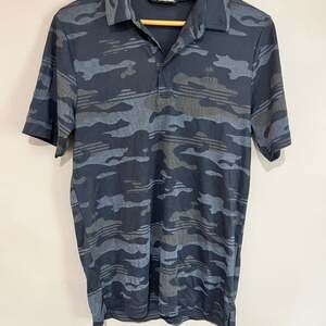 Travis Mathew Beachside Stealth Golf Polo Shirt in Blue Nights, Mens Medium